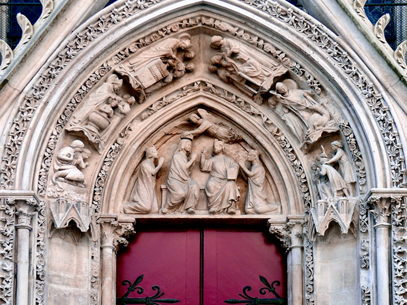 Porte Rouge Notre-Dame de Paris alchimique et secrete. porte des initiés et des chanoines