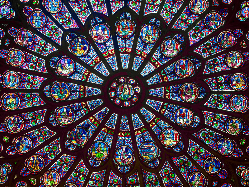 Rose nord de notre dame de paris, appelée la Rosace de la Vierge
