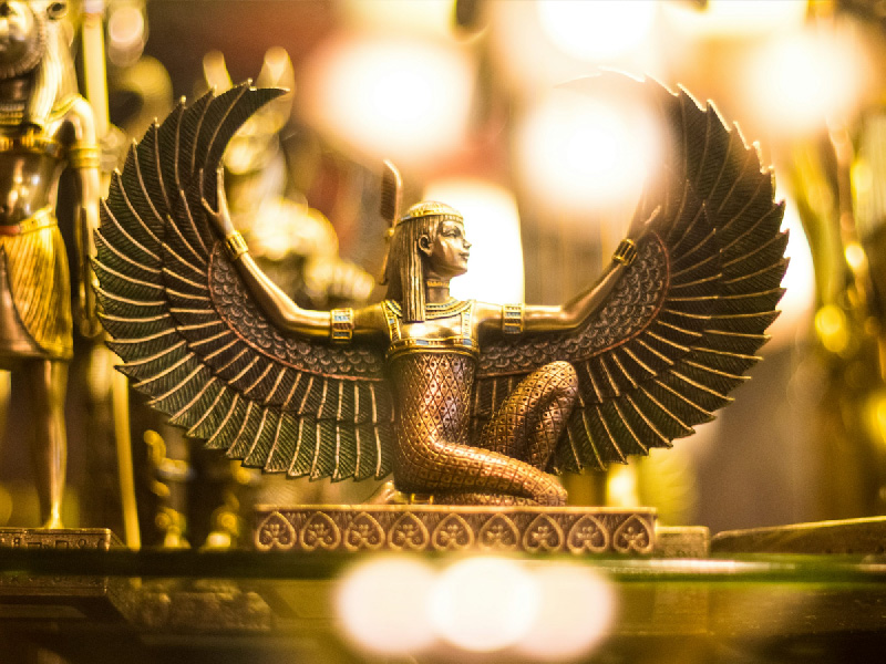 La déesse Isis a donné son nom à Paris : "par Isis"