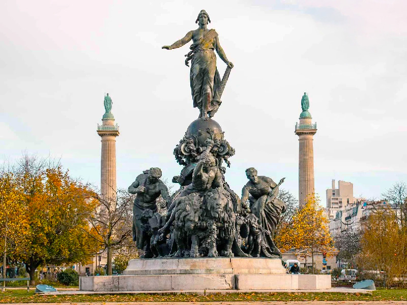 La place de la Nation : monument ma&ccedil;onnique de Paris