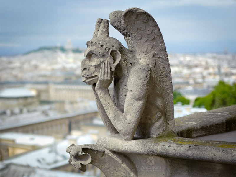 Le Stryge, la chim&egrave;re la plus c&eacute;l&egrave;bre de Notre-Dame de Paris, photographie de Nadar, m&eacute;lancolie