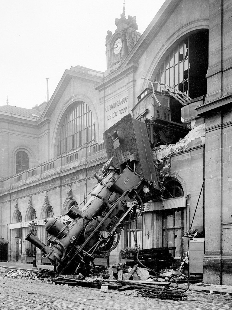 Accident de locomotive, train gare montparnasse