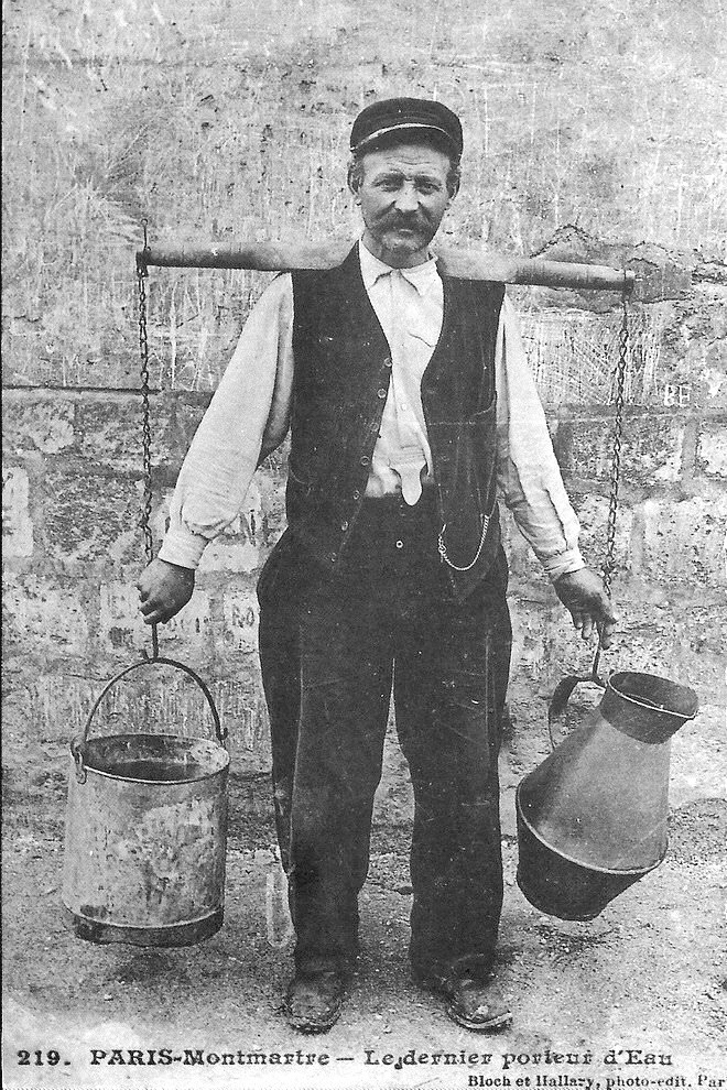 Le dernier porteur d'eau de Paris, Montmartre en 1921
