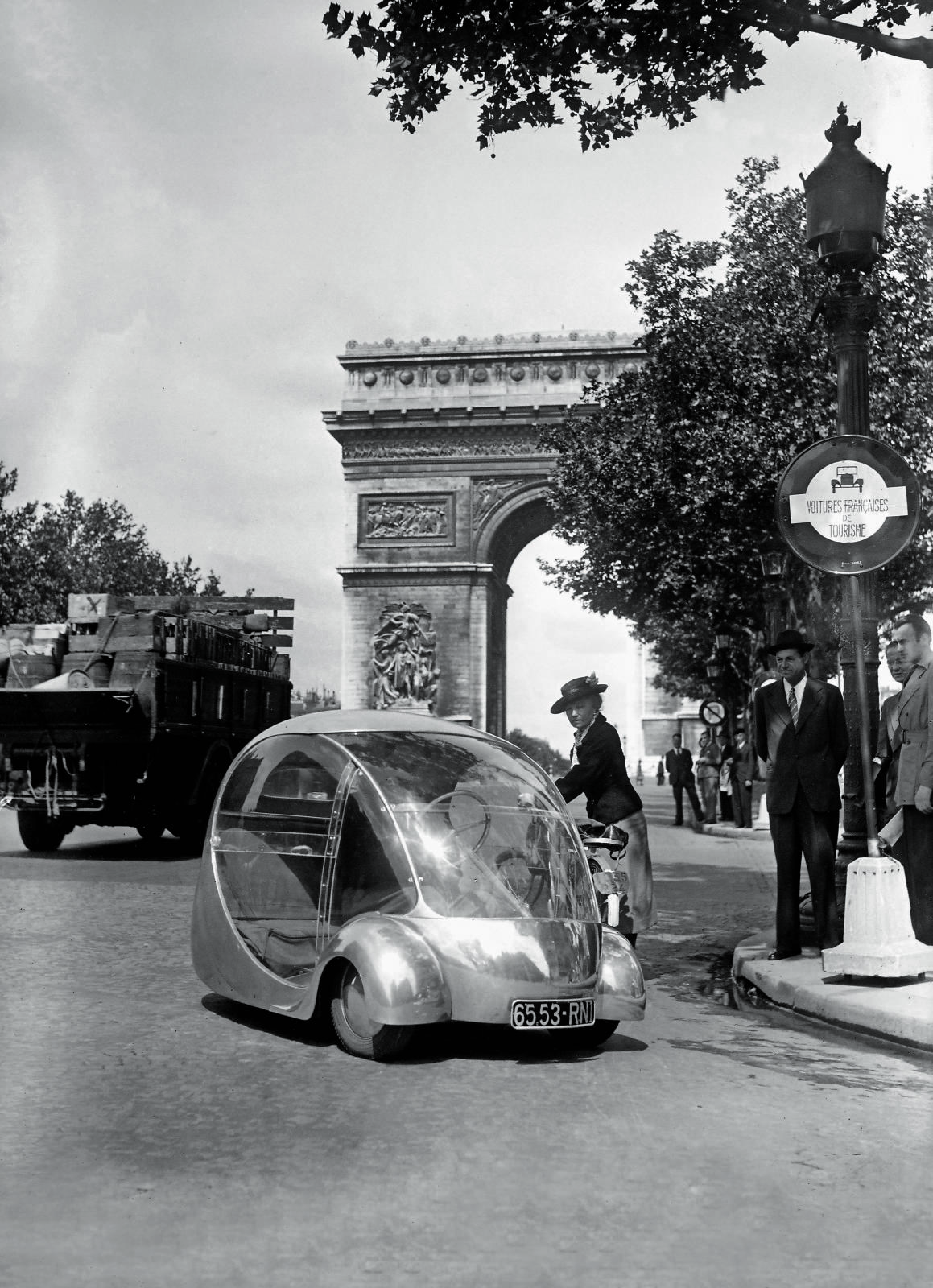 La première voiture électrique de Paris