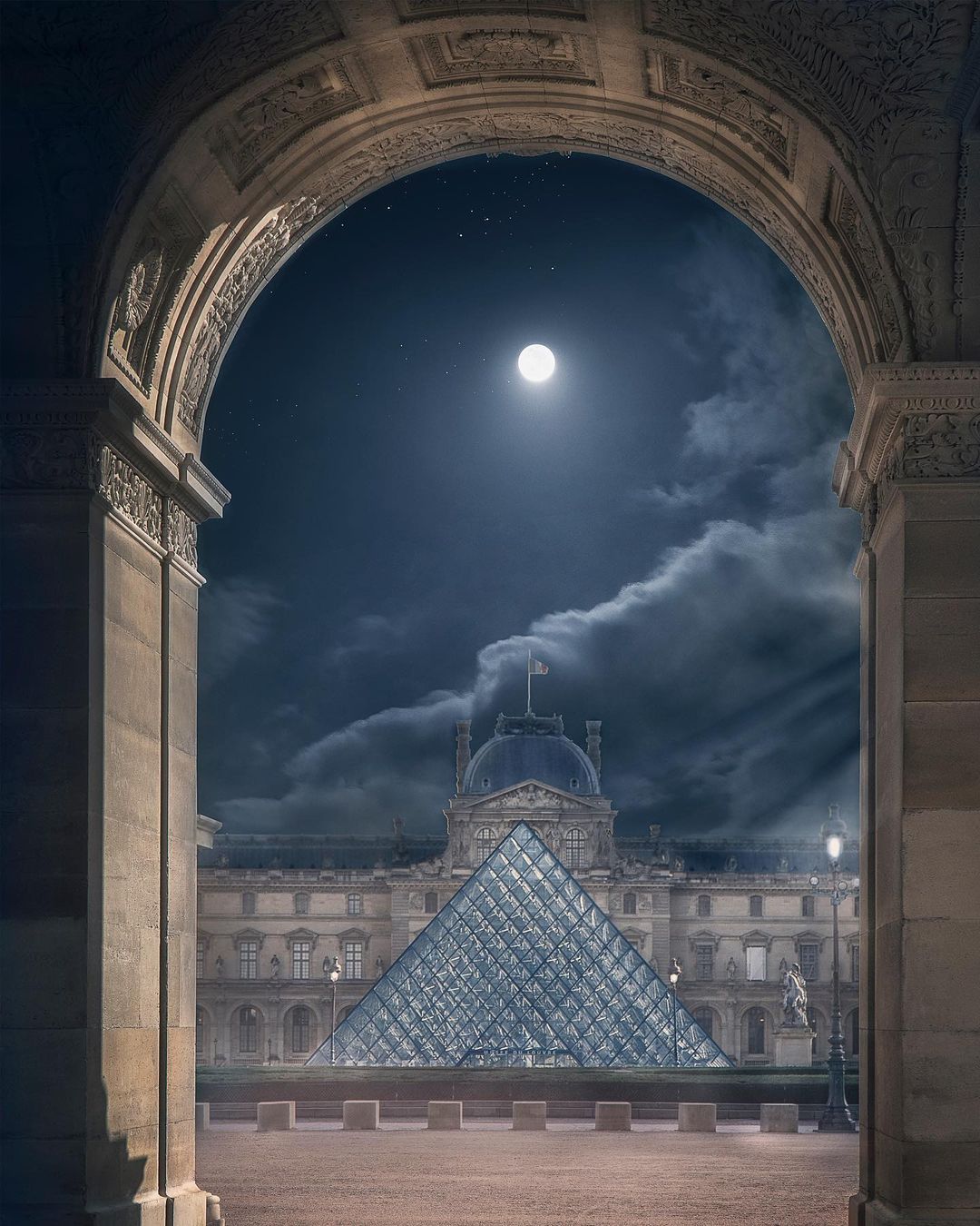 Clair de lune sur la pyramide